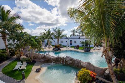 R2 Romantic Fantasía Dreams & Suites Hotel