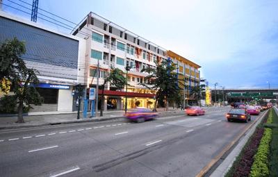 Bangkok Loft Inn