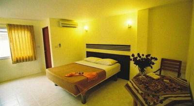 18 Coins Cafe & Hostel