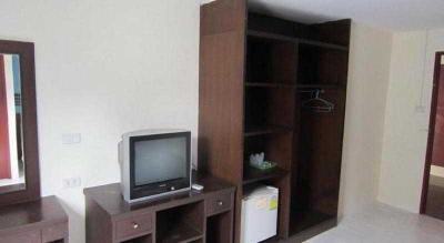 18 Coins Cafe & Hostel