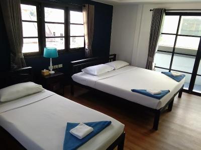 Phi Phi Sand Seaview Resort