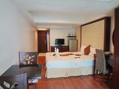 Maleez Lodge Hotel Restaurant