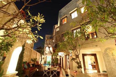 At Niman Conceptual Home