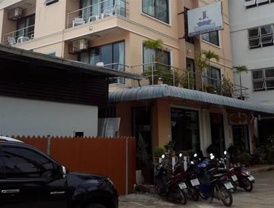 J Hotel