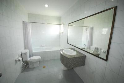 Golden Land Hotel