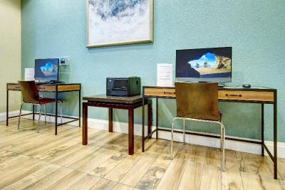 Holiday Inn Express & SUI Clermont SE-West ORL