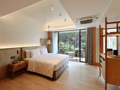 Ad Lib, Bangkok