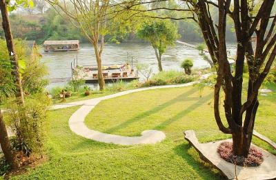 Boutique Raft Resort