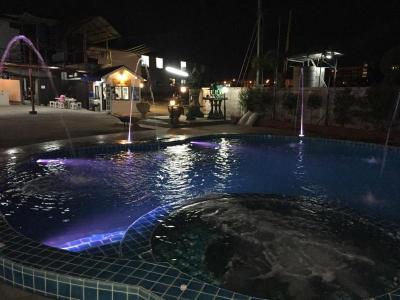 Baan Kaew Ruen Kwan