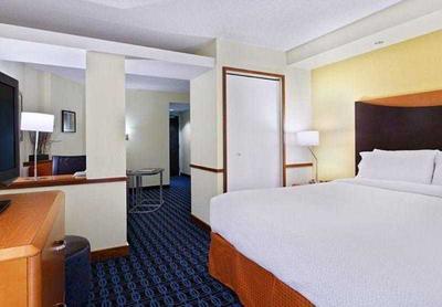 Fairfield Inn & Suites Charlotte Arrowood