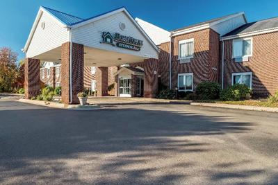 HomeTowne Studios East Lansing–Okemos
