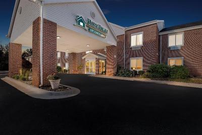 HomeTowne Studios East Lansing–Okemos