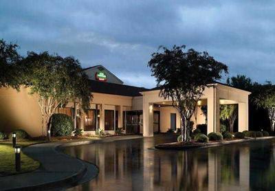 Courtyard Macon