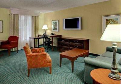 Courtyard By Marriott Chapel Hill