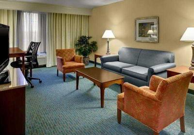 Courtyard By Marriott Chapel Hill