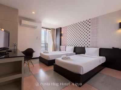 Pentahug Hotel