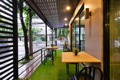 Get Sleep Bangkok Surawongse (La Residence)