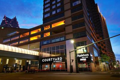Courtyard Detroit Downtown