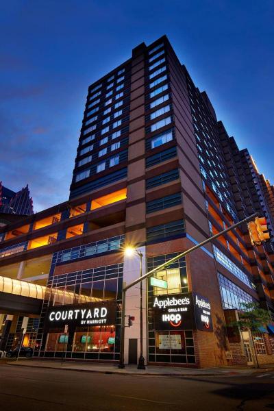 Courtyard Detroit Downtown