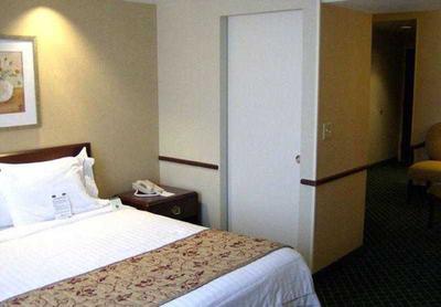 Fairfield Inn & Suites Butler