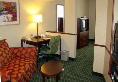 Fairfield Inn & Suites Butler