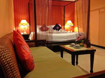 Na Thapae Hotel