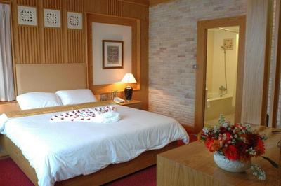 The Rich Hotel