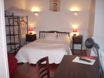 P'Tit Dej-Hotel Tours Sud-Ouest Les Trois Lys