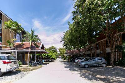 Deeden Pattaya Resort by ZUZU