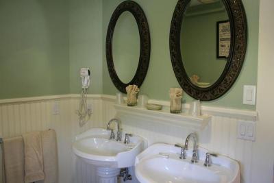 Kearsarge Inn