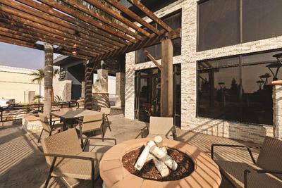 Country Inn & Suites by Radisson Bakersfield CA