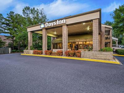 Days Inn by Wyndham Galleria-Birmingham