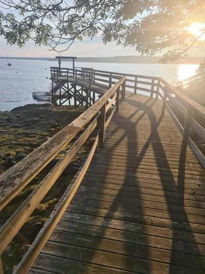 Smugglers Cove Inn Oceanfront Resort