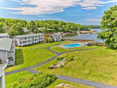 Smugglers Cove Inn Oceanfront Resort