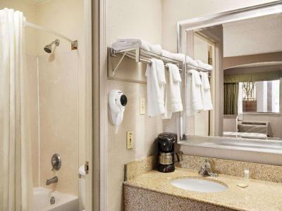 Staywell Suites Baton Rouge/I-12
