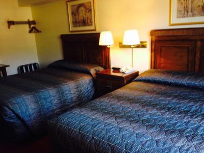 Bay City Motor Inn