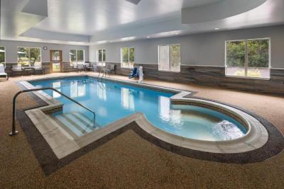 Holiday Inn Express Hotel & Suites Hamburg