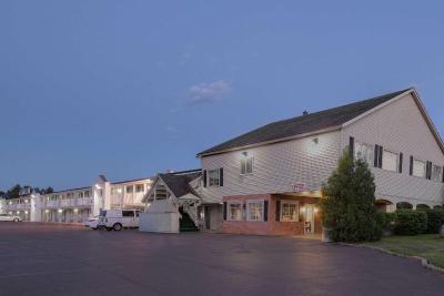 Travelodge by Wyndham Bangor