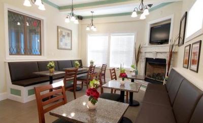 Crescent Suites Hotel