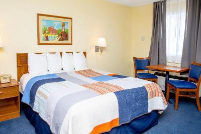 Grand Country Inn