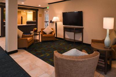 Candlewood Suites Boise Towne Square
