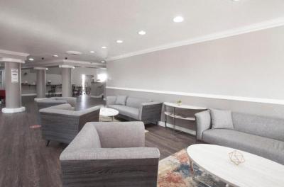 Ramada by Wyndham Barstow