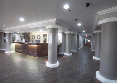 Ramada by Wyndham Barstow