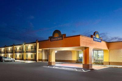 Days Inn by Wyndham Shelby