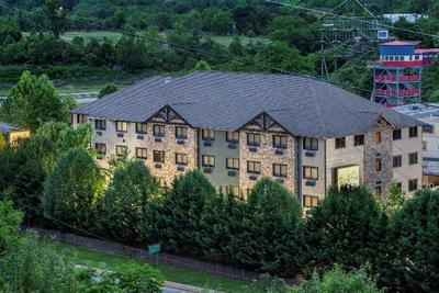 Brookstone Lodge near Biltmore Village
