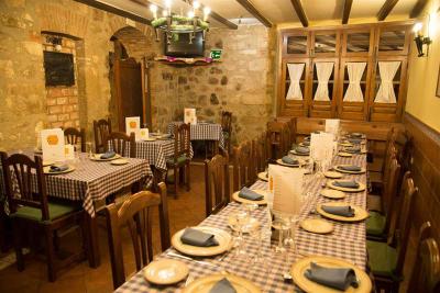 Hostal Hueso