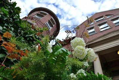 Centennial Inn