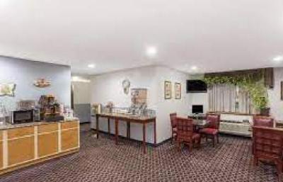 Super 8 by Wyndham Selma/Fresno Area