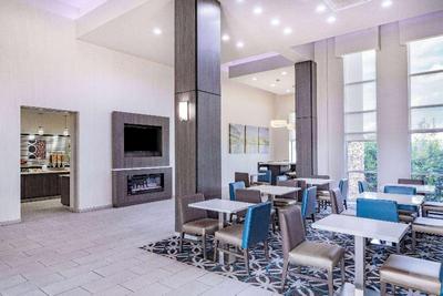 La Quinta Inn Suites Chattanooga East Ridge