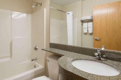 Microtel Inn & Suites By Wyndham Uncasville
